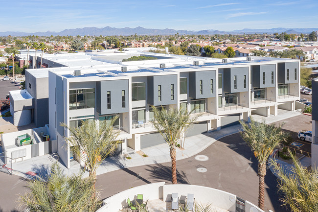 Eclipse Luxury Apartments in Scottsdale, AZ - Building Photo - Building Photo