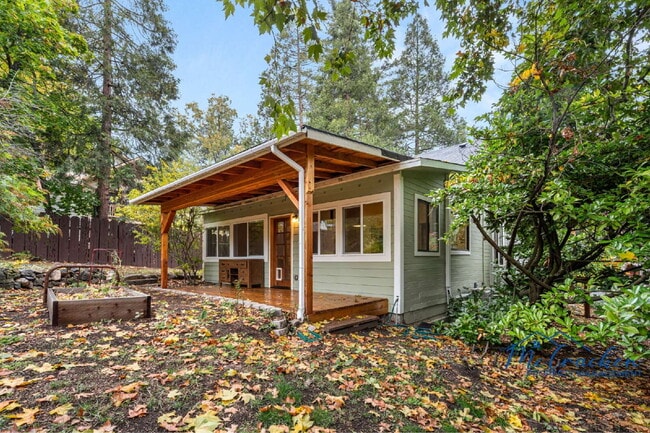 698 Ashland St in Ashland, OR - Building Photo - Building Photo