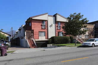 339 W Lexington Dr in Glendale, CA - Building Photo - Building Photo