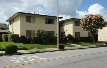 Valencia Apartments in Sunnyvale, CA - Building Photo - Building Photo