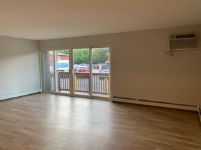 8656 84th Ct-Unit -1NE in Hickory Hills, IL - Building Photo - Building Photo