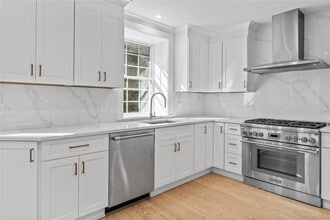 26 Latimer Ln in Bronxville, NY - Building Photo - Building Photo