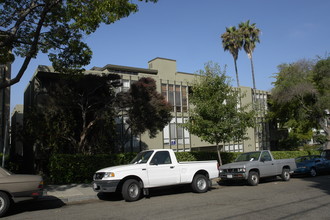 398 Adams St in Oakland, CA - Foto de edificio - Building Photo