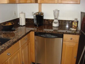 543 Orton Ave in Fort Lauderdale, FL - Building Photo - Building Photo