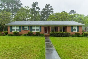 2124 Jerry Jones Dr in Valdosta, GA - Building Photo