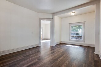 1124 N Market St in Wichita, KS - Building Photo - Building Photo