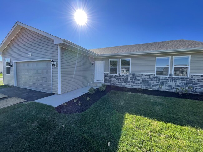 property at 2620 Claremont Dr