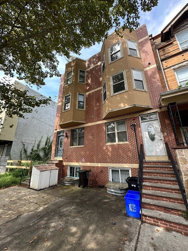 2324 N Park Ave in Philadelphia, PA - Building Photo - Building Photo