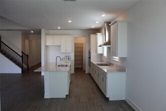 18562 Serene Lk Lp in Lutz, FL - Building Photo - Building Photo