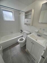 1400 W 29th St in Hialeah, FL - Building Photo - Building Photo