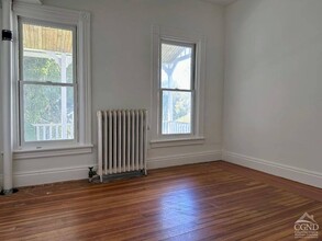 14 Anthony St in Hillsdale, NY - Foto de edificio - Building Photo