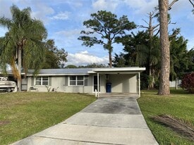 5333 Olive Ave in Sarasota, FL - Building Photo