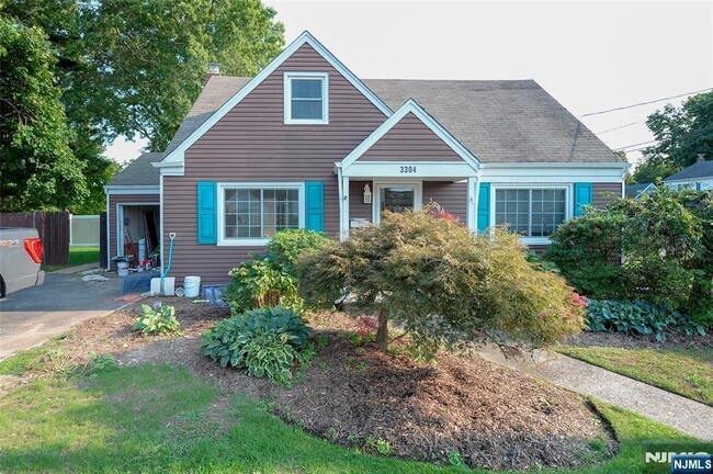 property at 33-04-IX Halsey Rd