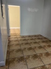 1043 NW 2nd St, Unit 6 in Miami, FL - Building Photo - Building Photo