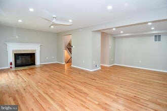 14632 Tynewick Terrace in Silver Spring, MD - Foto de edificio - Building Photo