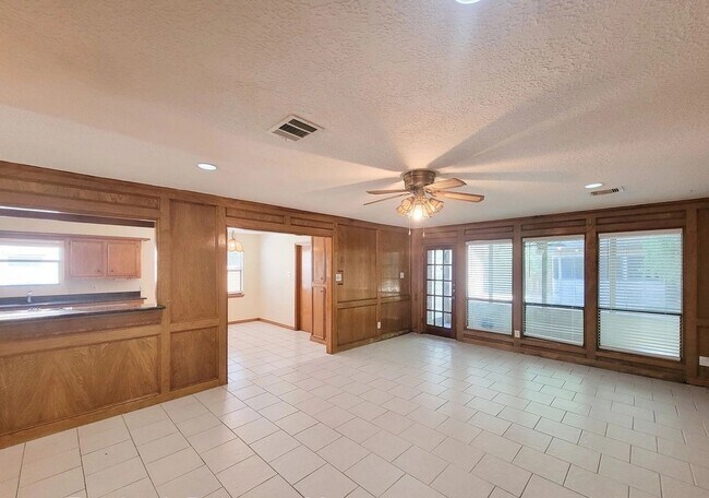 property at 2810 Thorne Creek Ln