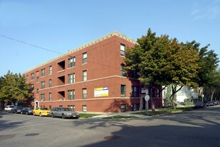 2900 N Troy St Apartments