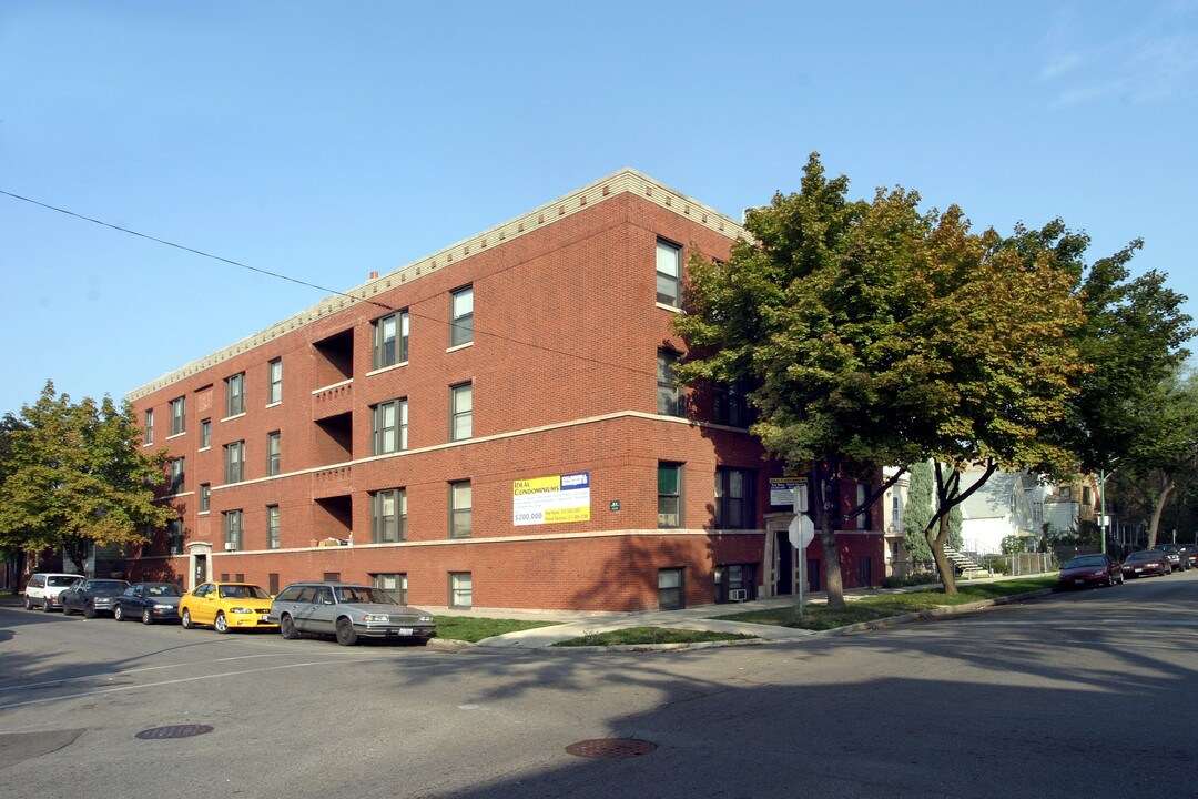 2900 N Troy St in Chicago, IL - Building Photo