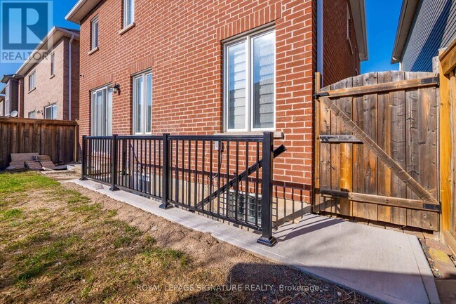 533 Yates Dr in Milton, ON - Building Photo - Building Photo