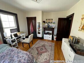 211 Holland St in Somerville, MA - Building Photo - Building Photo