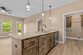 106 E Mills Rd in Nixa, MO - Building Photo - Building Photo