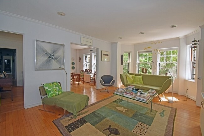 993 Memorial Dr, Unit 203 in Cambridge, MA - Building Photo - Building Photo