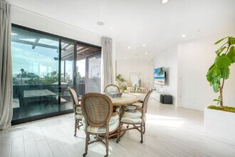 300 9th St in Del Mar, CA - Building Photo - Building Photo