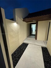 19217 NW 64th Ct in Hialeah, FL - Building Photo - Building Photo