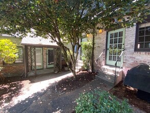 Canterbury Court in Seattle, WA - Building Photo - Building Photo