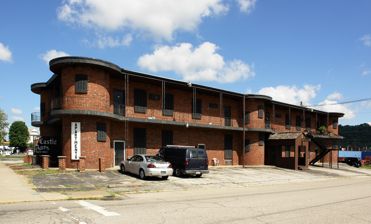 2275 Winchester Ave in Ashland, KY - Building Photo