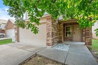 7120 Razors Edge Dr in Austin, TX - Building Photo - Building Photo