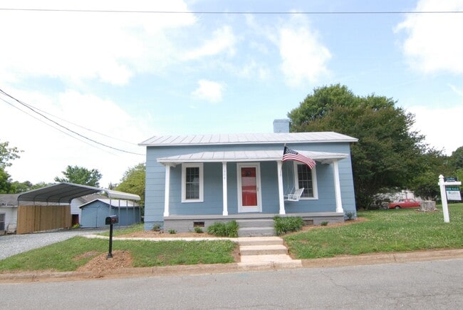404 Oneida St in Graham, NC - Building Photo - Building Photo