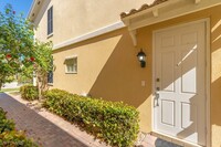 8345 Rimini Way in Naples, FL - Foto de edificio - Building Photo