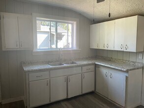 441 Freeman St in Kendallville, IN - Building Photo - Building Photo