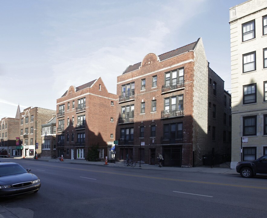 The Flower Flat in Chicago, IL - Building Photo