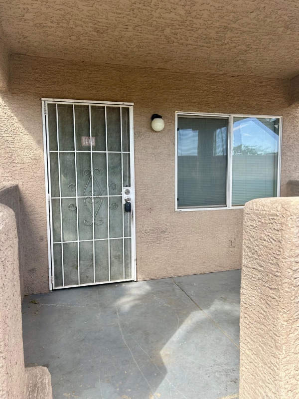 2201 James Bilbray Dr in Las Vegas, NV - Building Photo - Building Photo