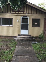 4344 Pulaski St