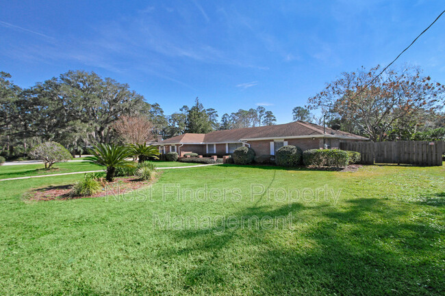 2864 Village Grove Dr N