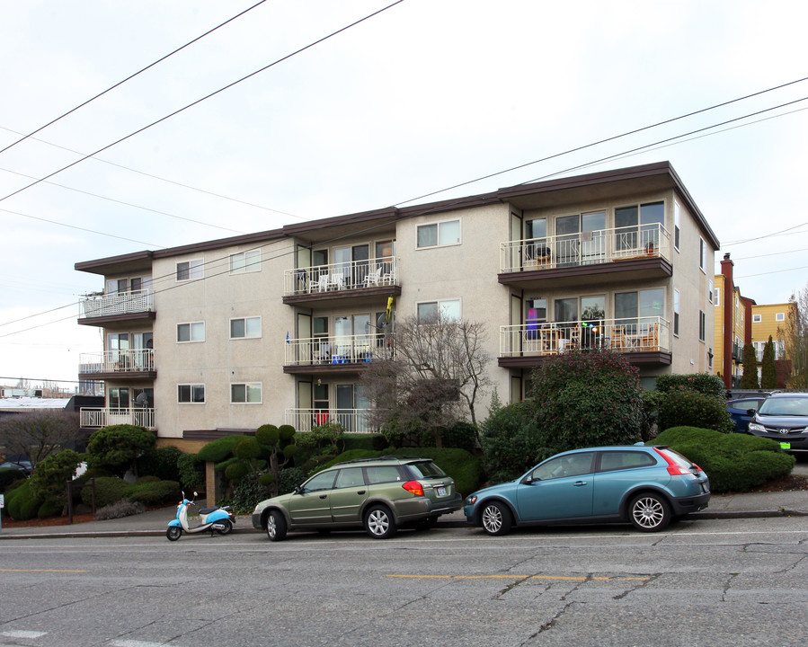 Orion Apartments in Seattle, WA - Building Photo