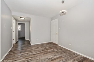 87 Paxton Ave in Calumet City, IL - Building Photo - Building Photo