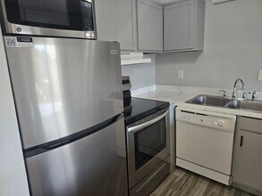 308 Miracle Strip Pkwy SW in Fort Walton Beach, FL - Building Photo - Building Photo