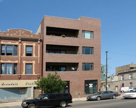 2933 N Milwaukee Ave in Chicago, IL - Building Photo - Building Photo