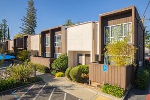 Walnut Avenue Apartments in Carmichael, CA - Building Photo