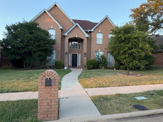 2113 Cannes Dr in Plano, TX - Foto de edificio - Building Photo