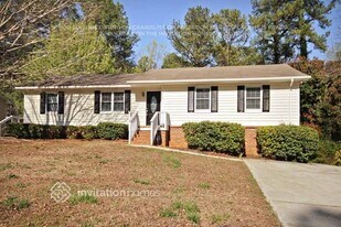 4078 Tanglewood Rd in Snellville, GA - Building Photo