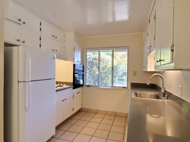 112 Arroyo Grande Way in Los Gatos, CA - Building Photo - Building Photo