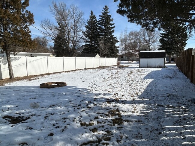 150 4th Ave E in Dickinson, ND - Building Photo - Building Photo