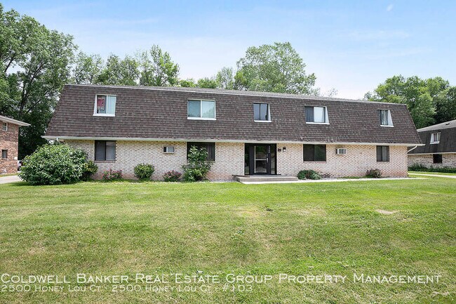 2500 Honey Lou Ct-Unit -2500 Honey Lou Ct - in Appleton, WI - Building Photo - Building Photo