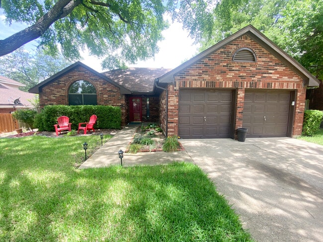property at 1905 Windsor Dr