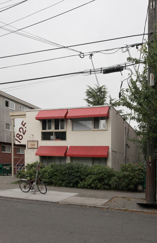 Harvard Avenue Apartments in Seattle, WA - Building Photo - Building Photo